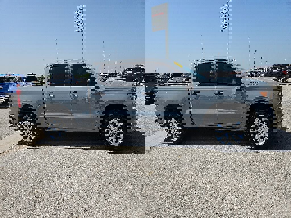 Used 2025 Chevrolet Silverado 1500 Custom RWD image 9