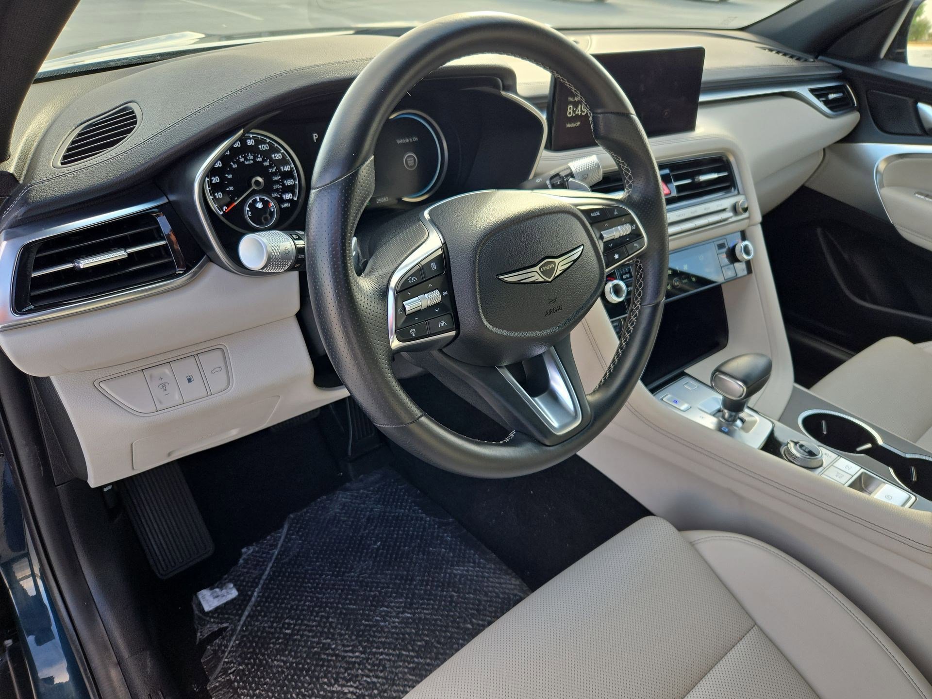 Used 2025 Genesis G70 2.5T image 12