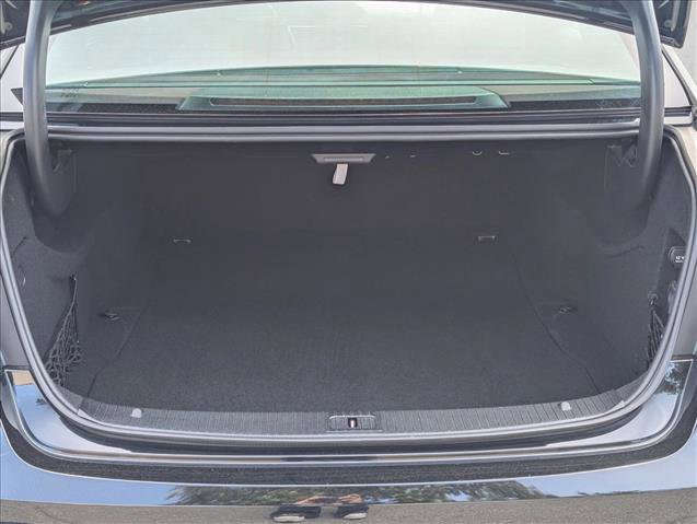 Used 2010 Mercedes-Benz E 350 Sedan image 6