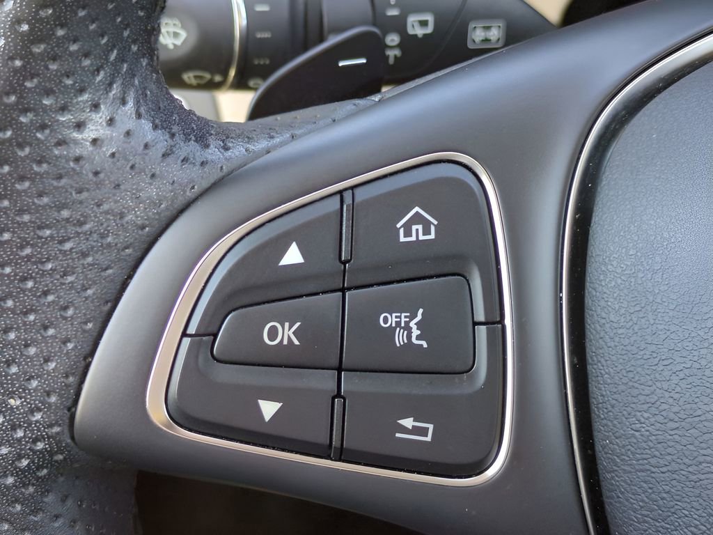 Used 2019 Mercedes-Benz GLC 300 4MATIC image 26