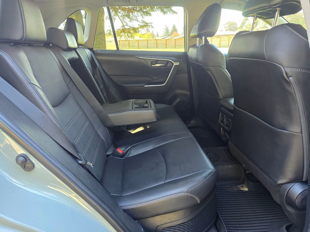 Used 2021 Toyota RAV4 XLE Premium AWD/4WD image 23