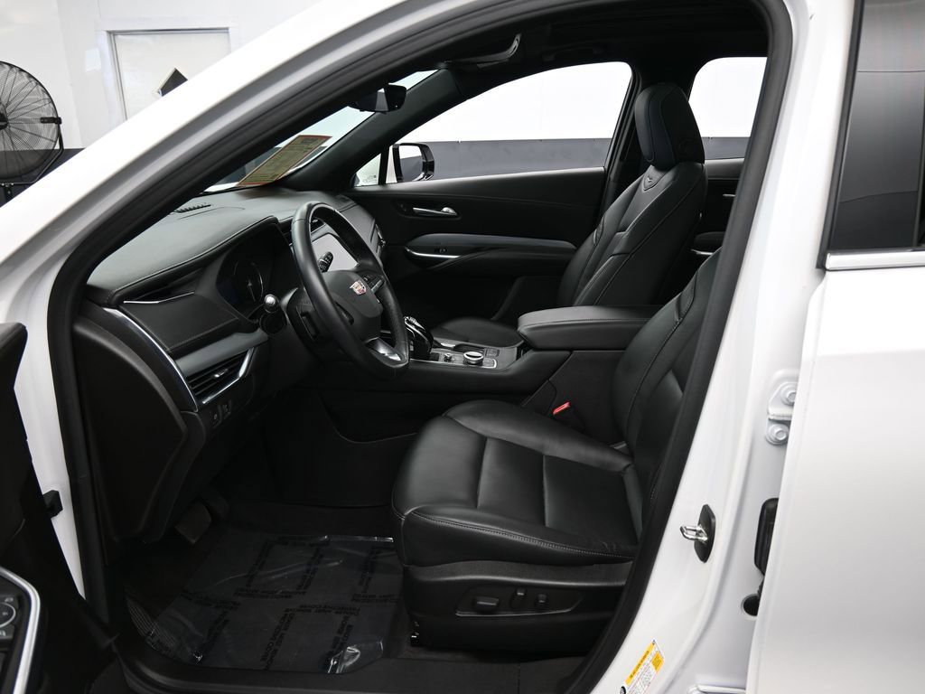 Used 2022 Cadillac XT4 Premium Luxury w/ Enhanced Visibility Package image 12