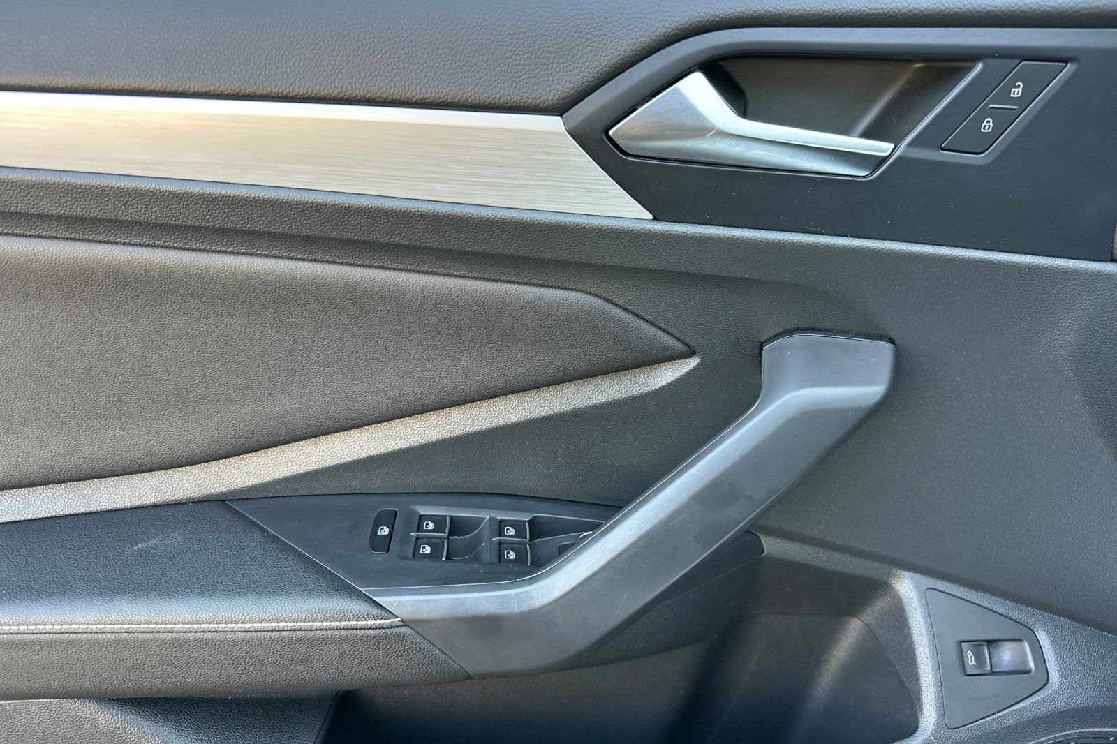 Used 2025 Volkswagen Jetta Sport FWD image 10