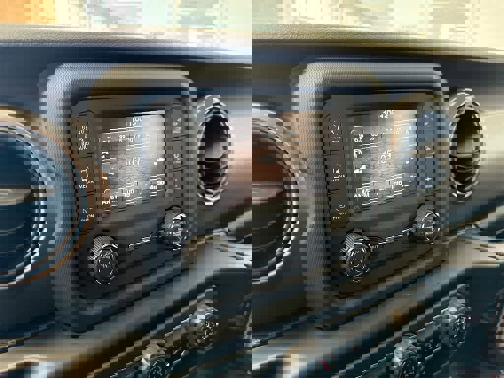 Used 2020 Jeep Wrangler Sport image 29