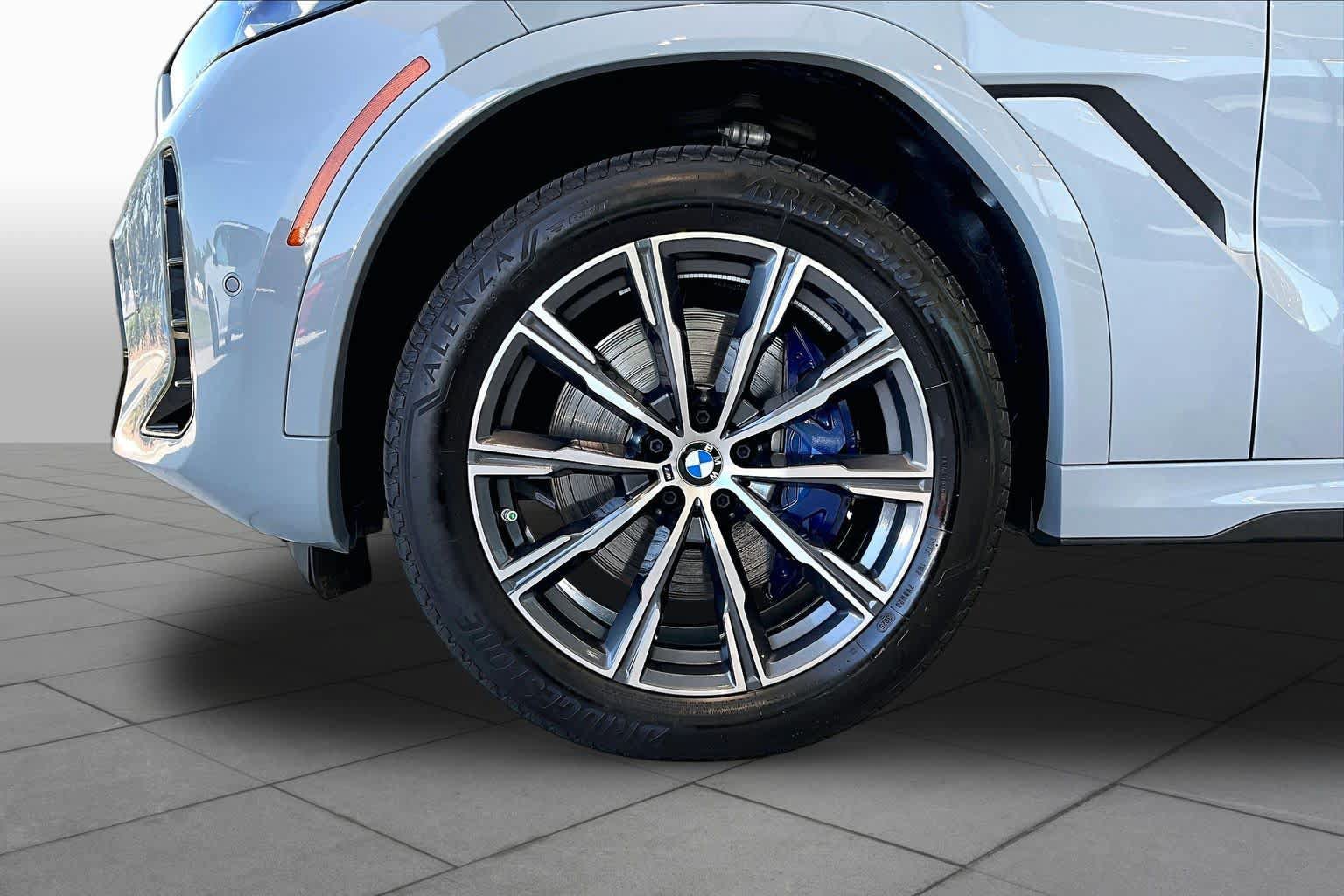 Used 2026 BMW X6 xDrive40i w/ Premium Package AWD/4WD image 10