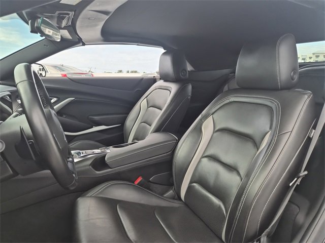 Used 2021 Chevrolet Camaro LT w/ RS Package image 18
