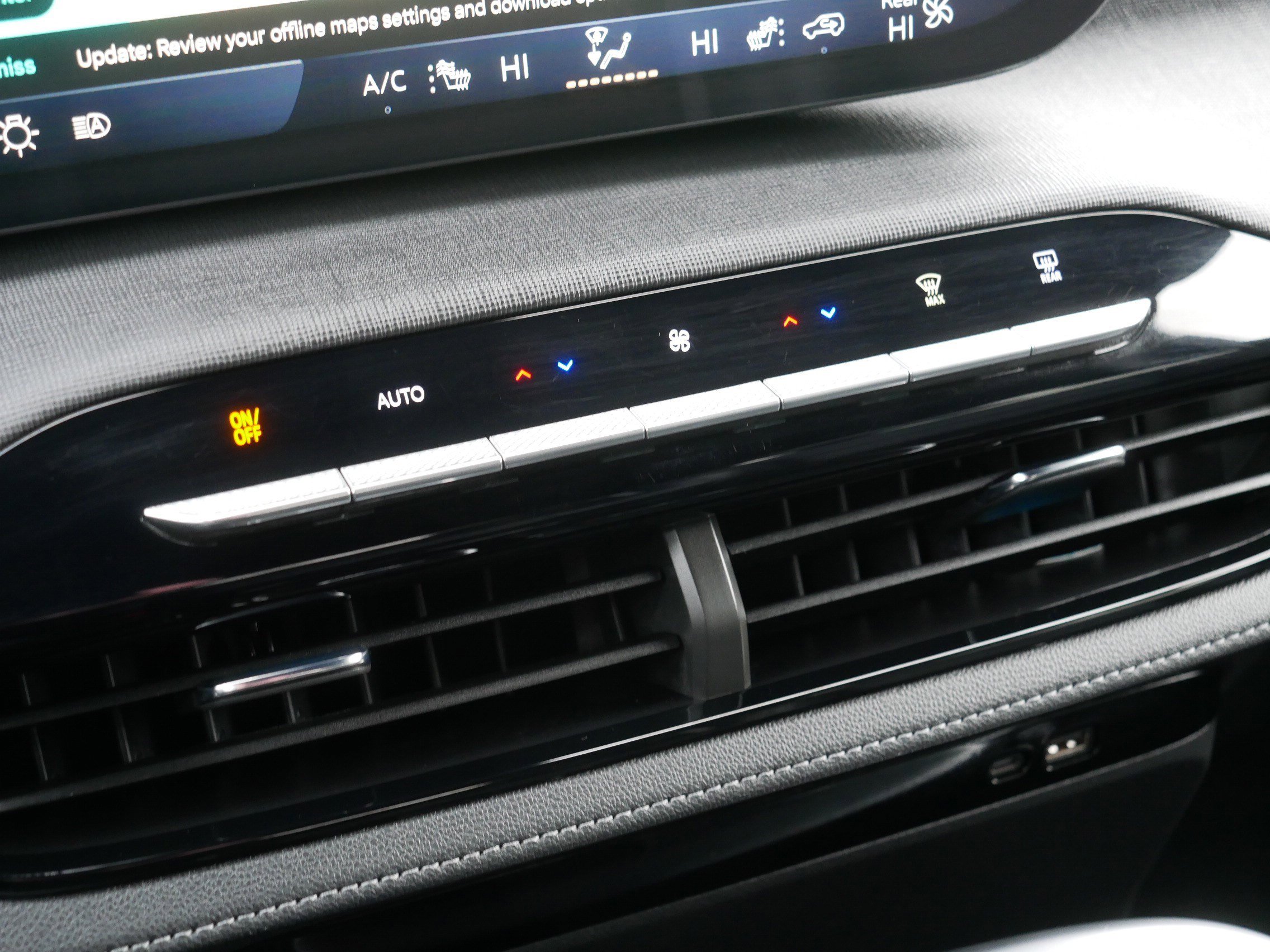 Used 2025 Buick Enclave Preferred image 32