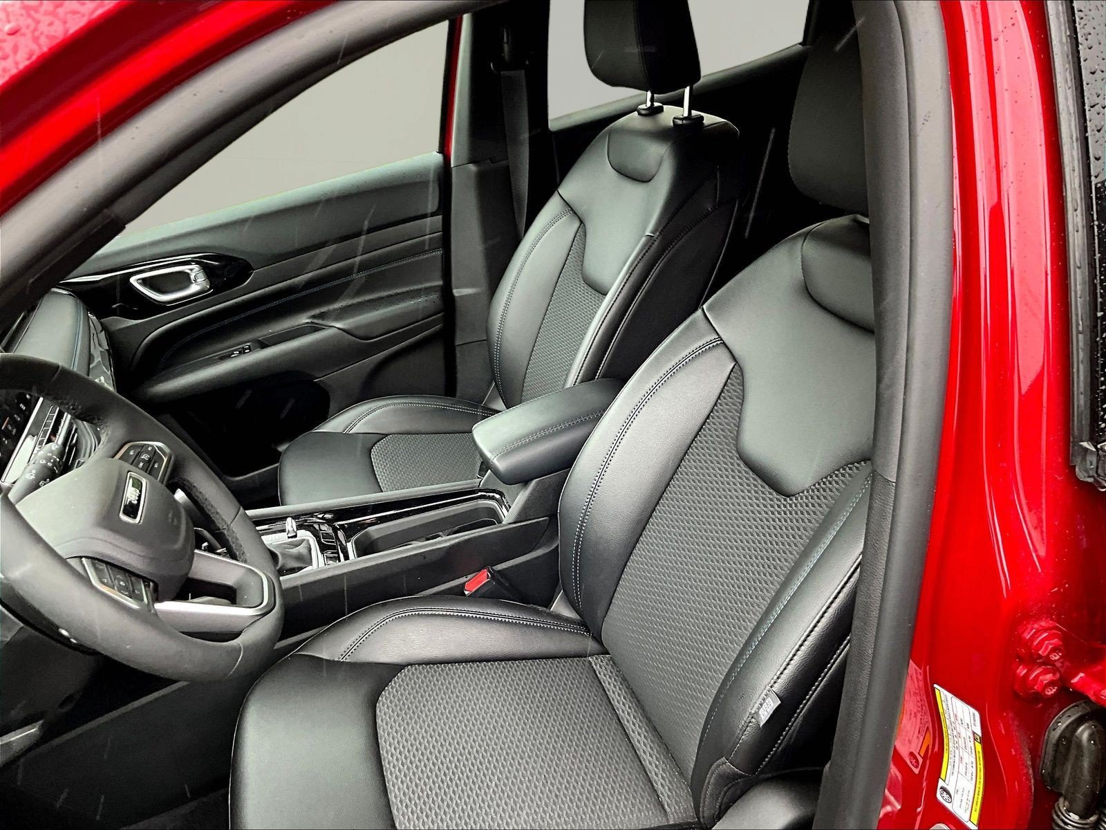 New 2026 Jeep Compass Latitude AWD/4WD image 16