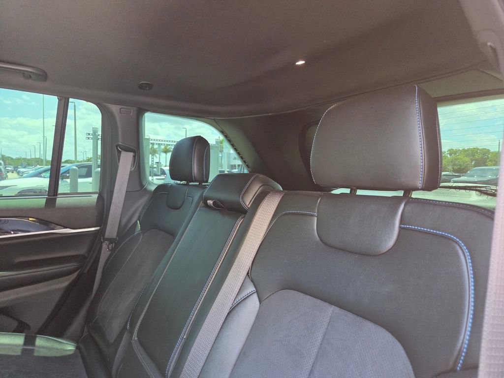 Used 2022 Jeep Grand Cherokee Trailhawk w/ Advanced Protech Group II AWD/4WD image 17
