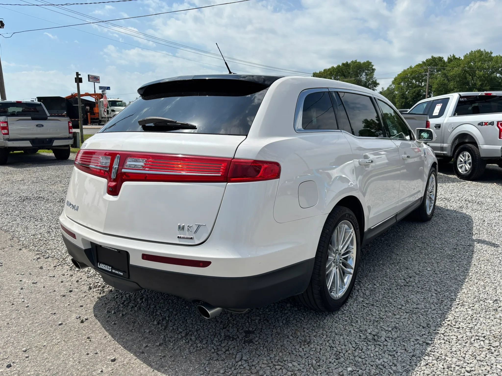 Used 2015 Lincoln MKT AWD w/ Equipment Group 201A image 9