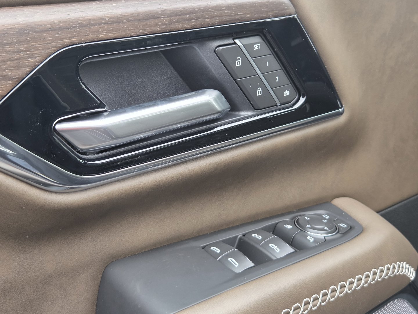 New 2027 GMC Yukon XL Denali Ultimate w/ LPO, Floor Liner Package AWD/4WD image 34