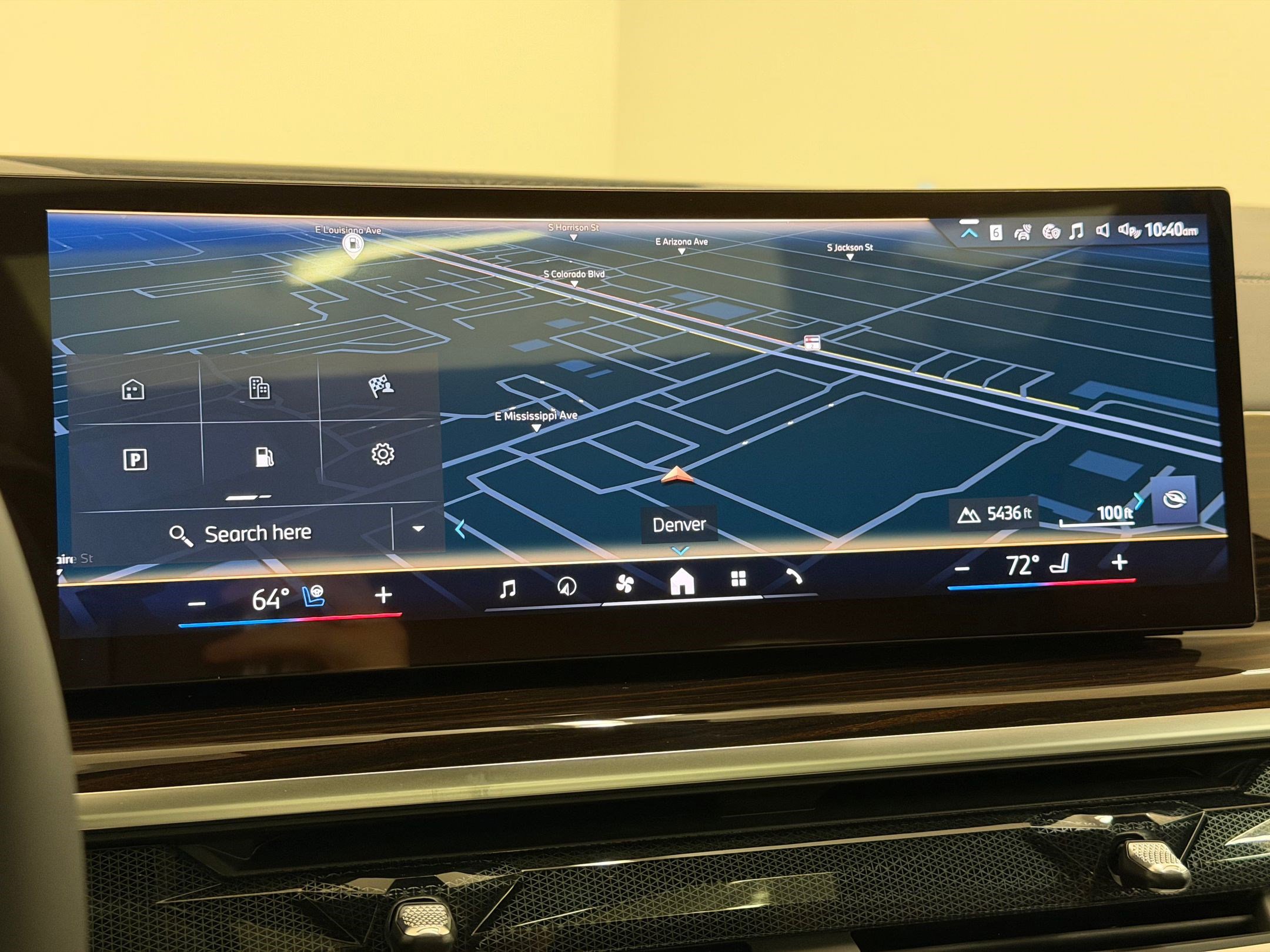 New 2026 BMW X6 xDrive40i w/ Climate Comfort Package image 27