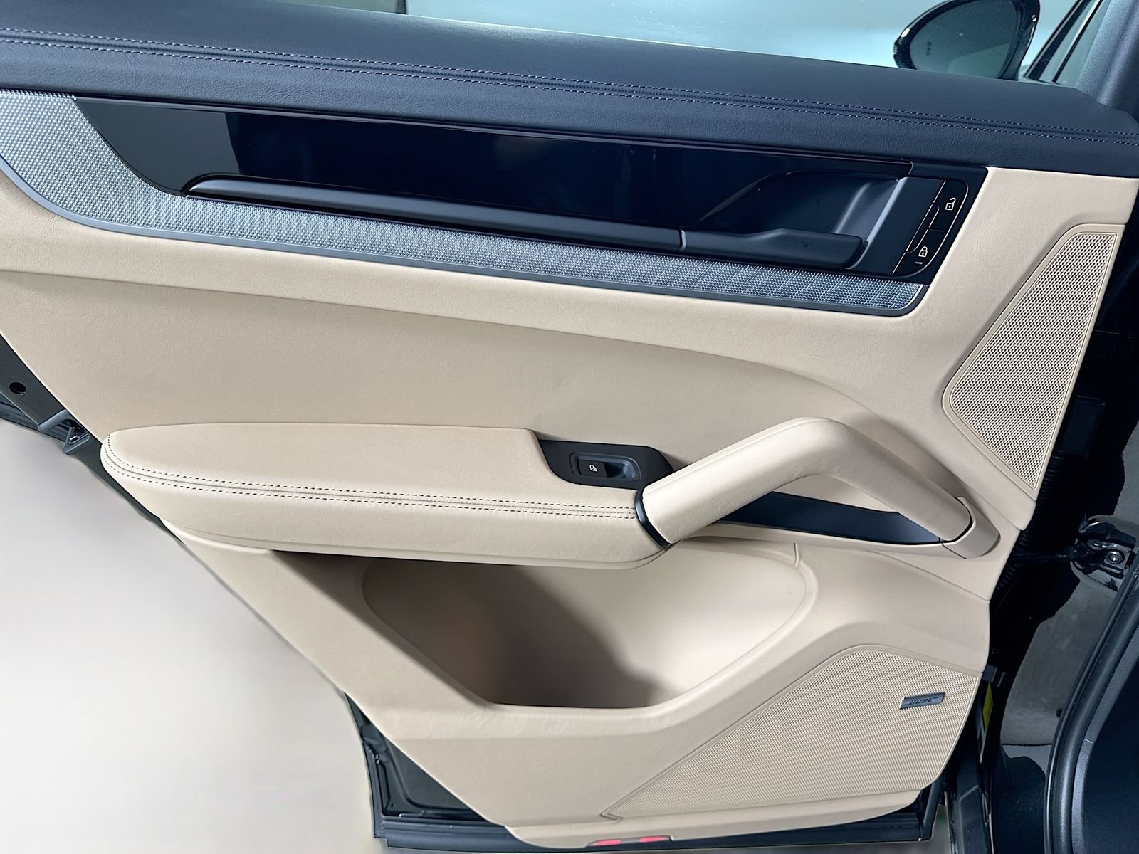 New 2026 Porsche Cayenne AWD/4WD image 34