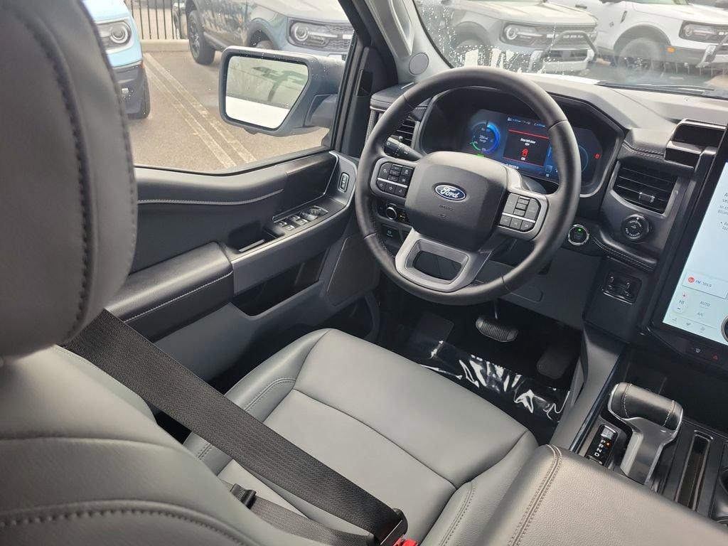 Used 2025 Ford F150 Lightning Flash image 13