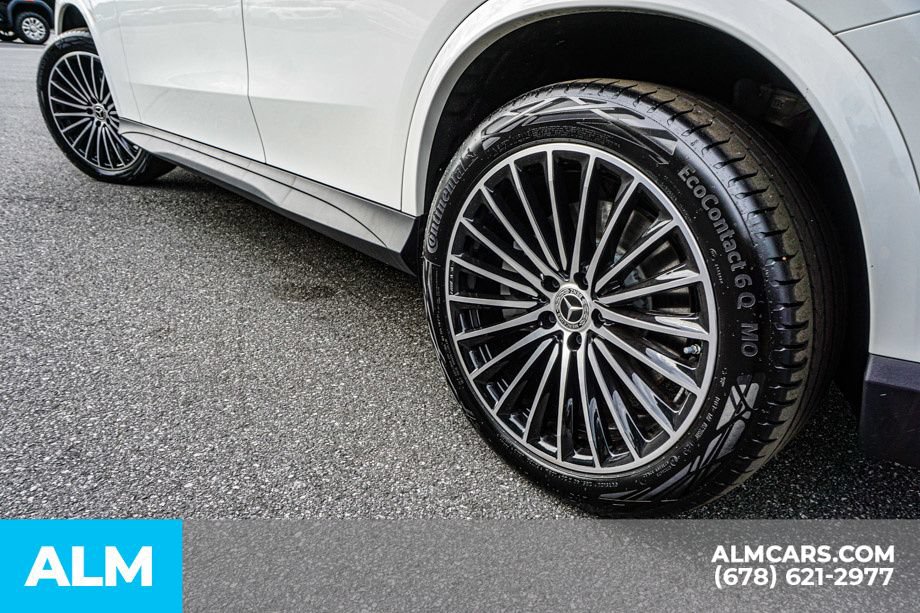 Used 2025 Mercedes-Benz GLC 350e 4MATIC image 16