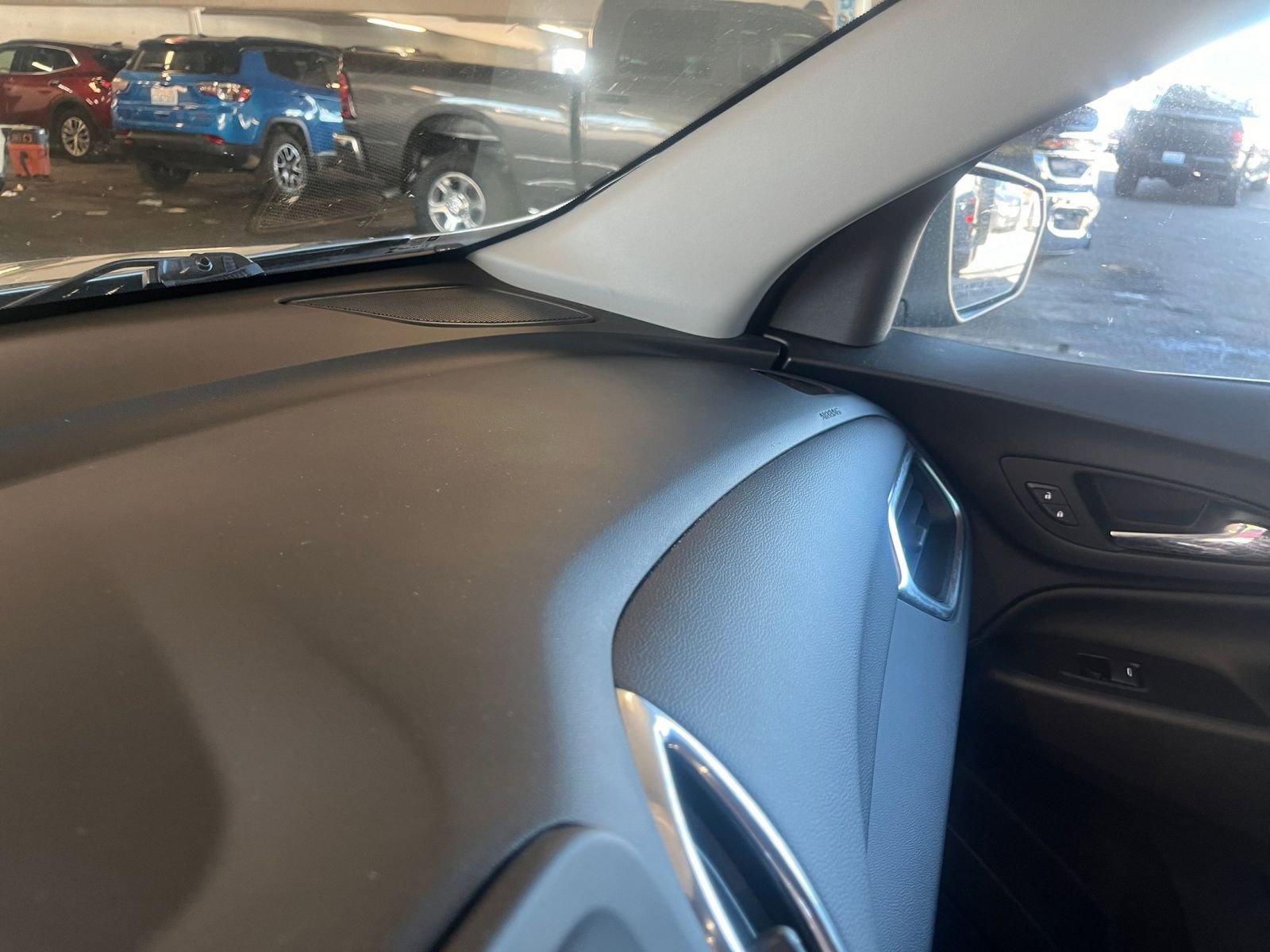 Used 2024 Chevrolet Equinox LT image 35