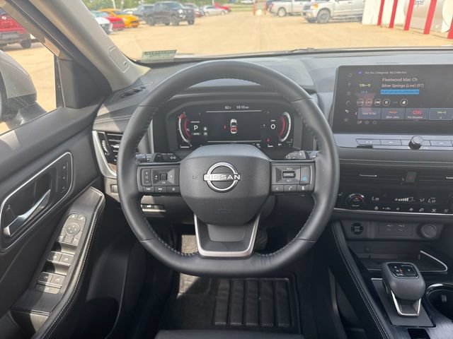 Used 2025 Nissan Rogue Platinum AWD/4WD image 29