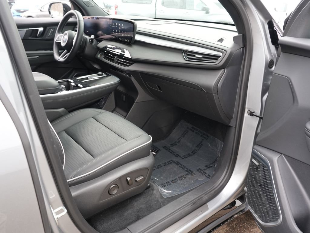 Used 2025 Buick Enclave Sport Touring image 29