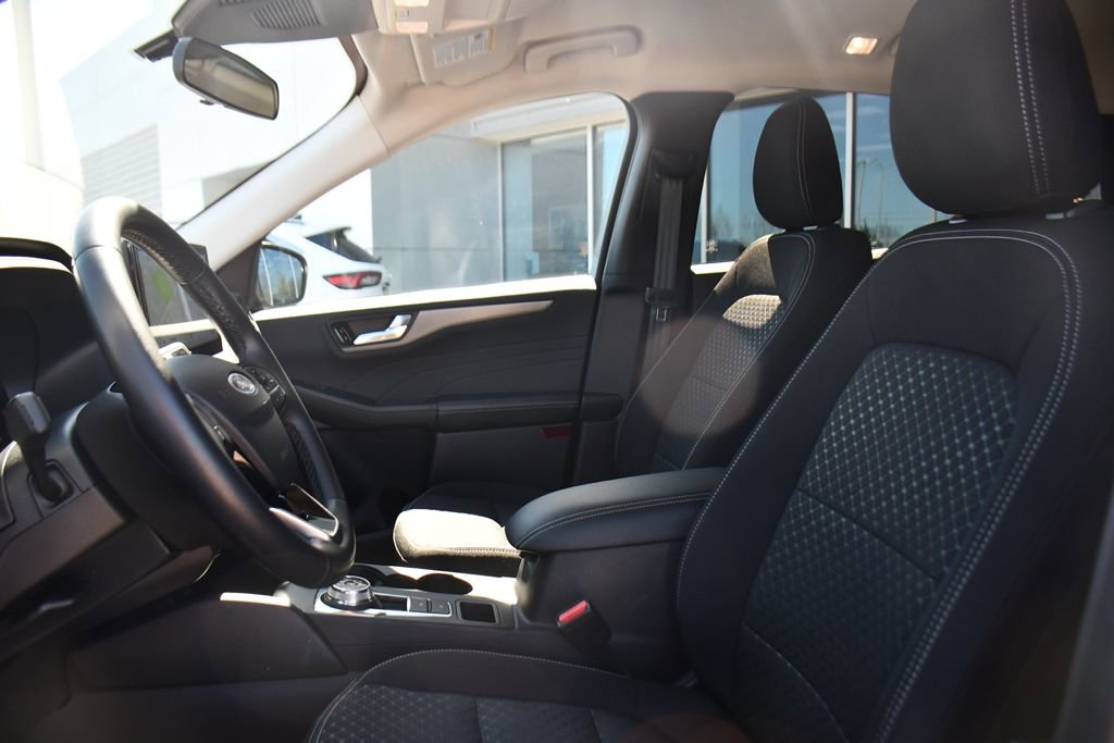 Used 2023 Ford Escape Active w/ Tech Pack #2 AWD/4WD image 13