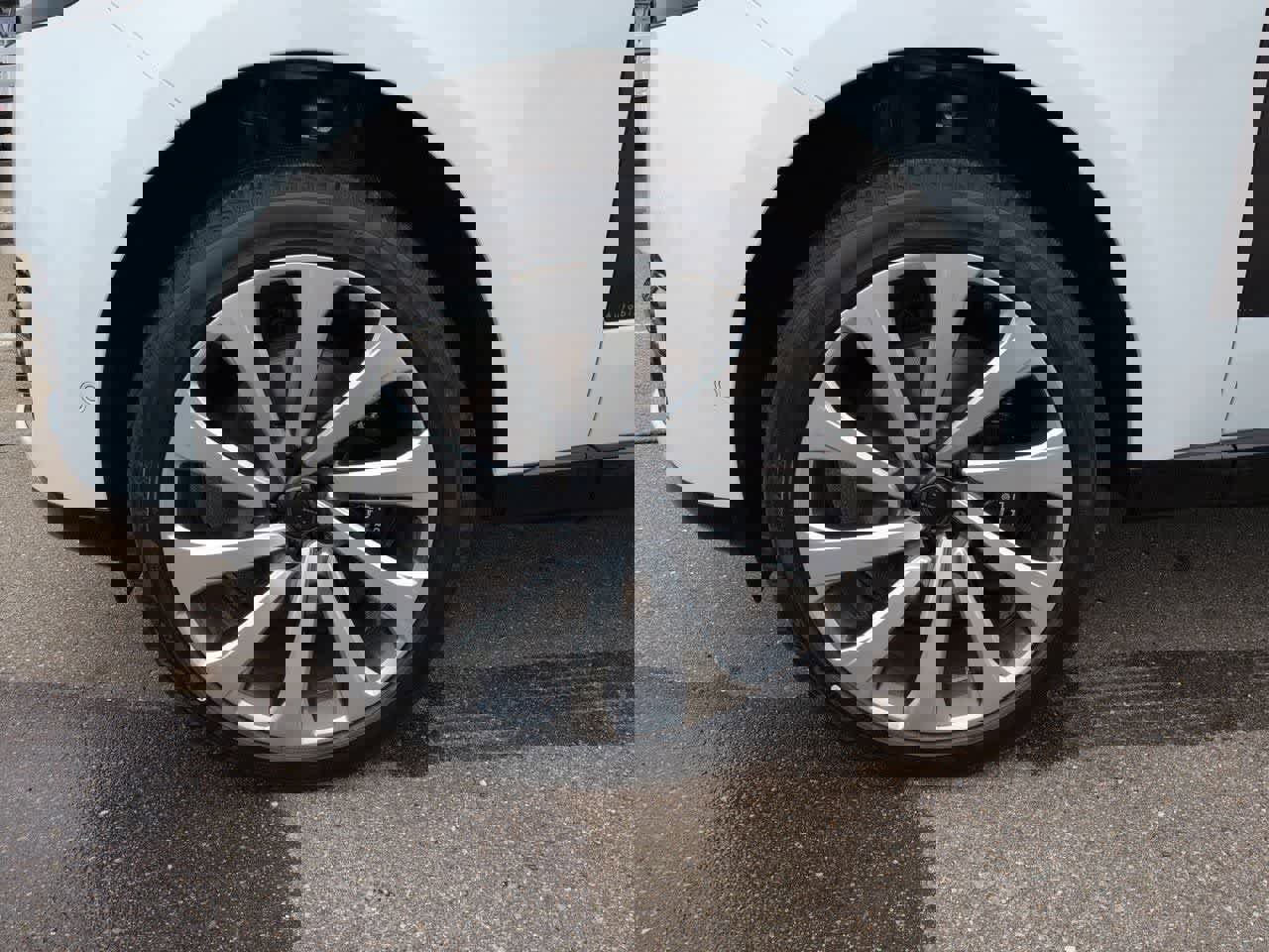 New 2026 Land Rover Range Rover Long Wheelbase Autobiography image 13