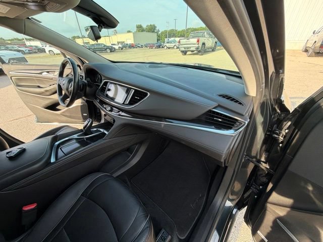 Used 2021 Buick Enclave Avenir w/ Avenir Technology Package AWD/4WD image 28