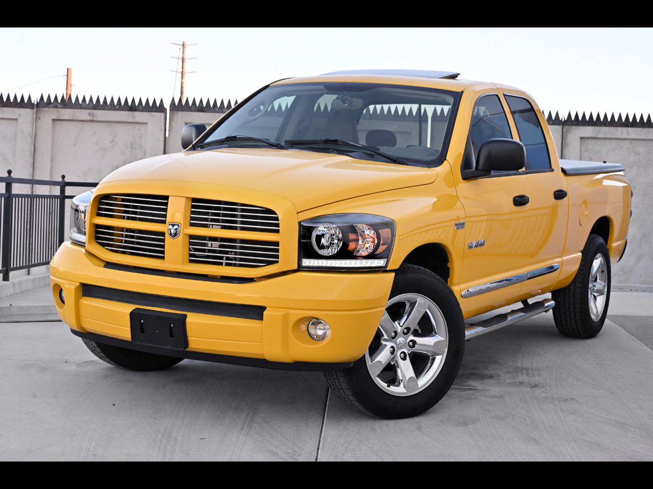 Used 2008 Dodge Ram 1500 Truck SLT w/ Navigation Convenience Group