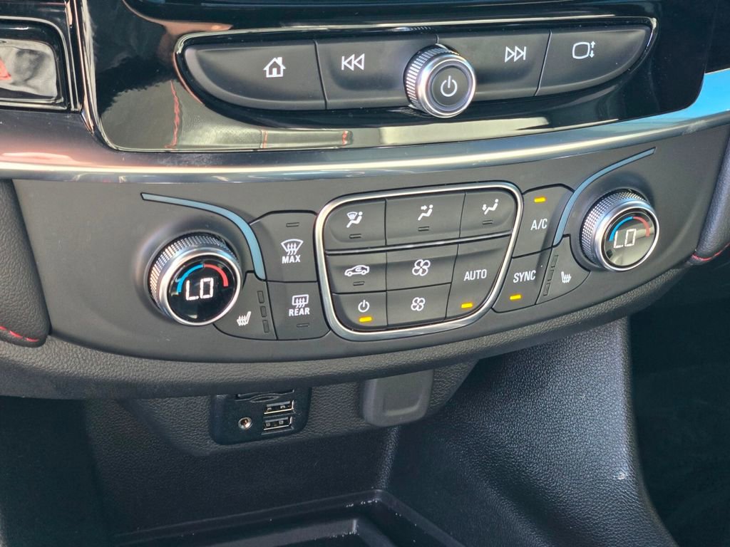 Used 2023 Chevrolet Traverse RS FWD image 23