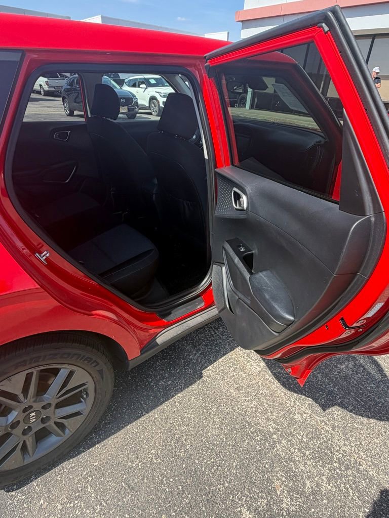 Used 2020 Kia Soul EX image 15