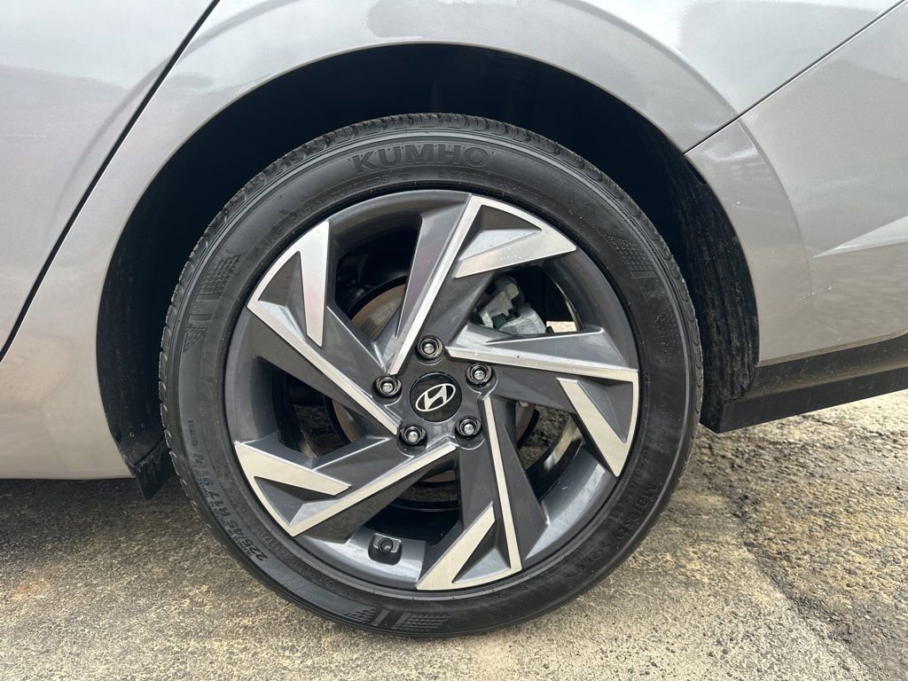 Certified 2025 Hyundai Elantra SEL FWD image 27