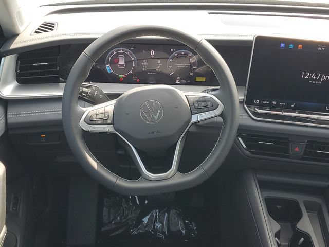 New 2026 Volkswagen Tiguan SE AWD/4WD image 14