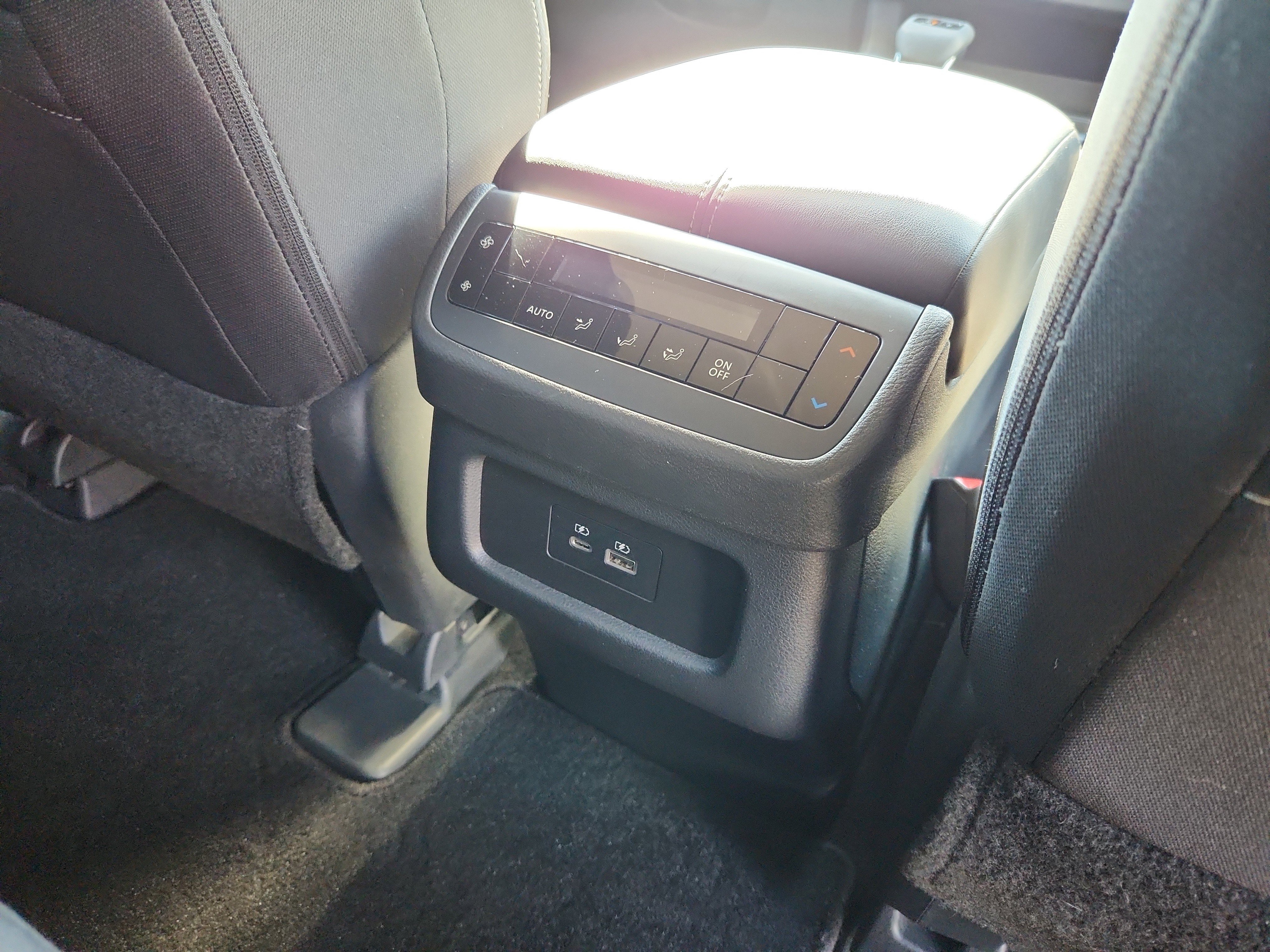 Used 2025 Nissan Pathfinder SV image 43