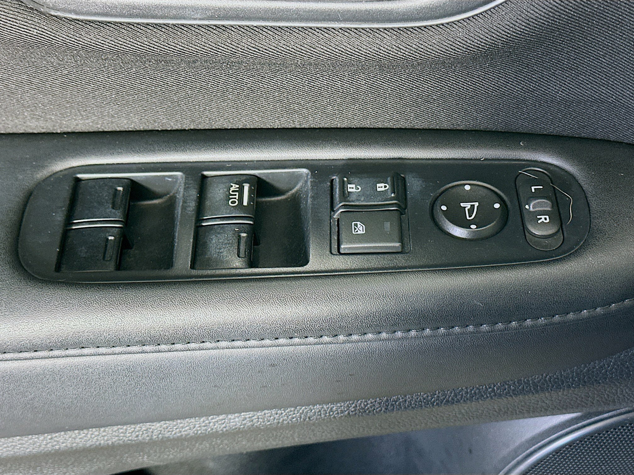 Used 2017 Honda HR-V LX image 15