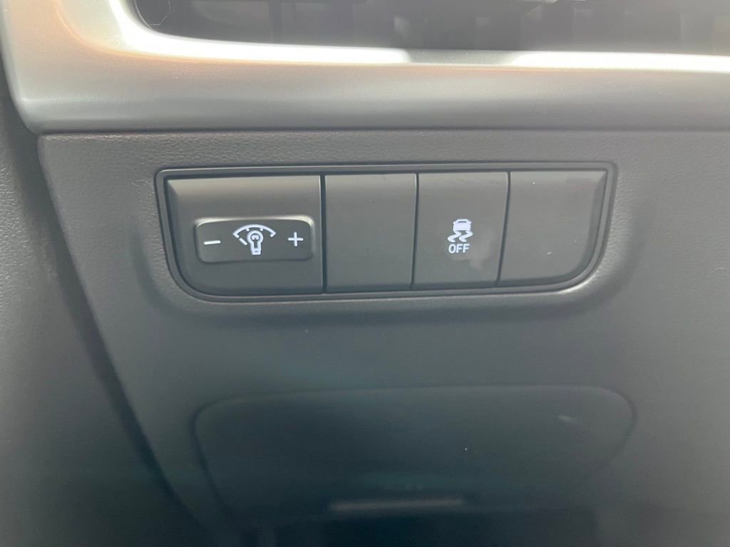 Used 2025 Hyundai Tucson SE image 14