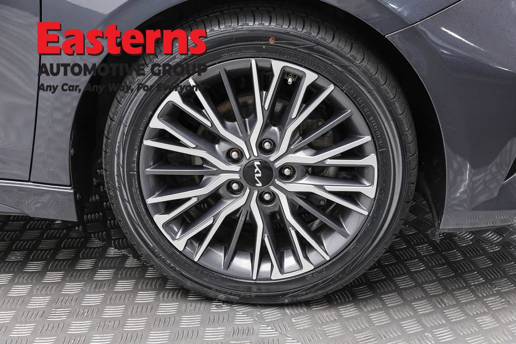 Used 2023 Kia Forte GT-Line w/ GT-Line Premium Package FWD image 33