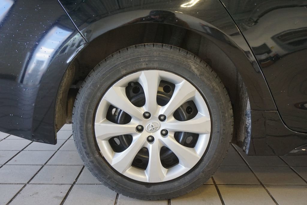 Used 2023 Toyota Corolla LE FWD image 25