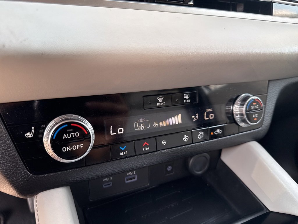 Used 2024 Mitsubishi Outlander SEL image 28