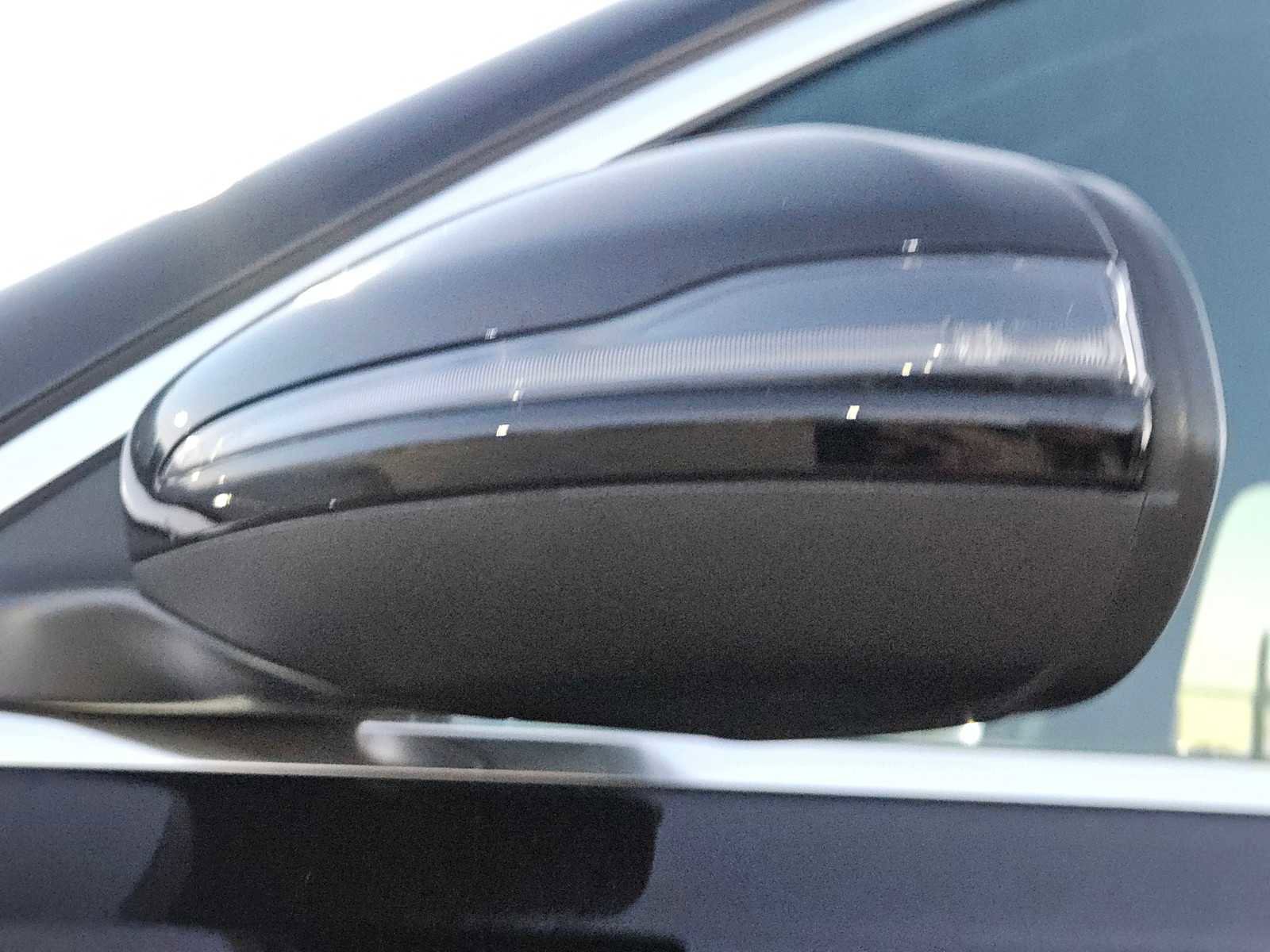 Used 2025 Mercedes-Benz GLB 250 image 11