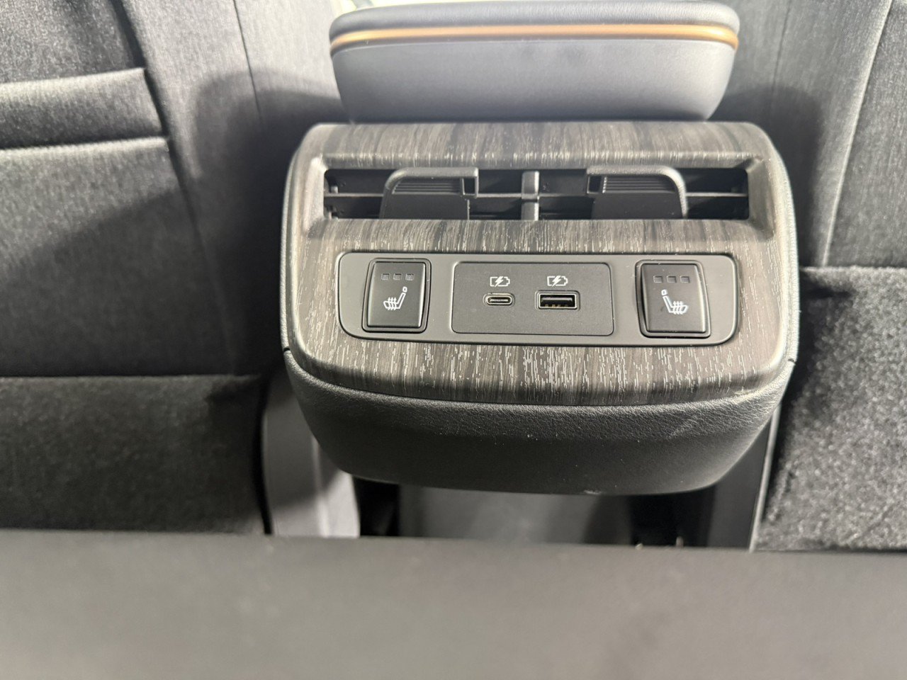 Used 2023 Nissan Ariya FWD image 14