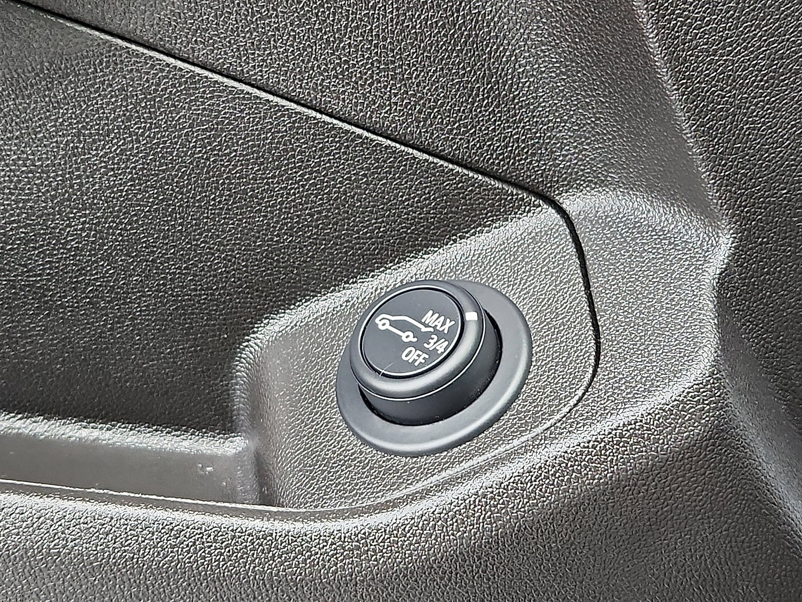 Used 2024 GMC Terrain SLT w/ Infotainment Package II image 31