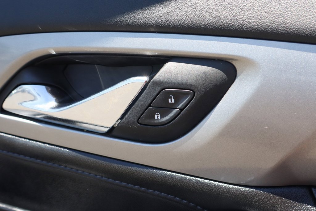 Used 2022 Chevrolet Traverse LT image 15