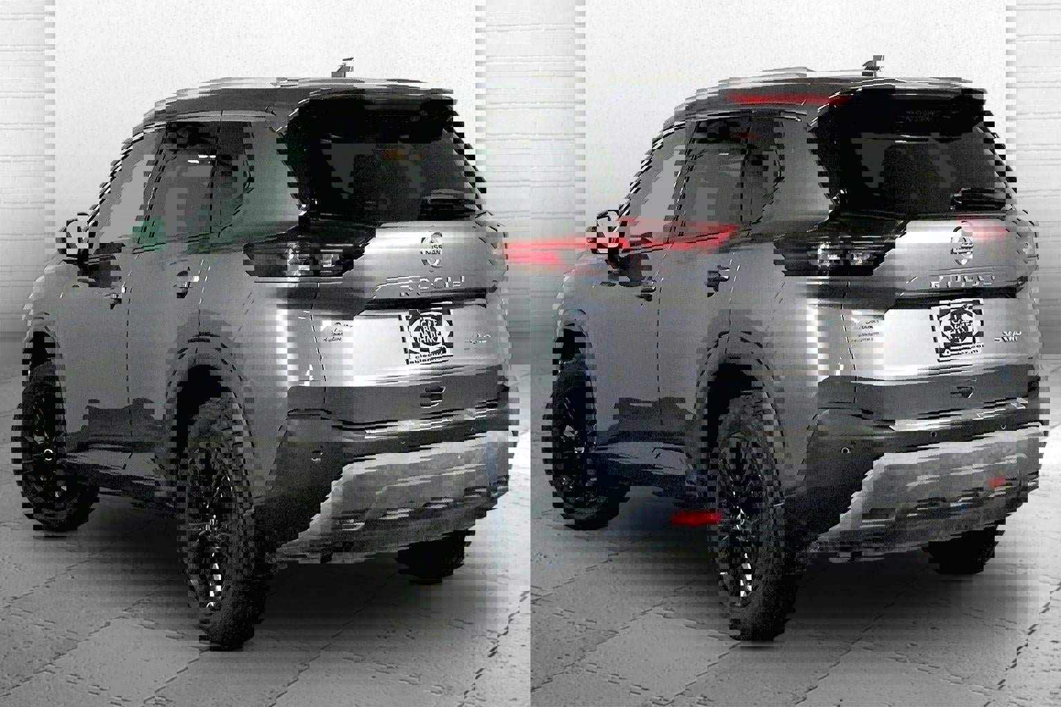 Used 2021 Nissan Rogue SV w/ Premium Package image 11