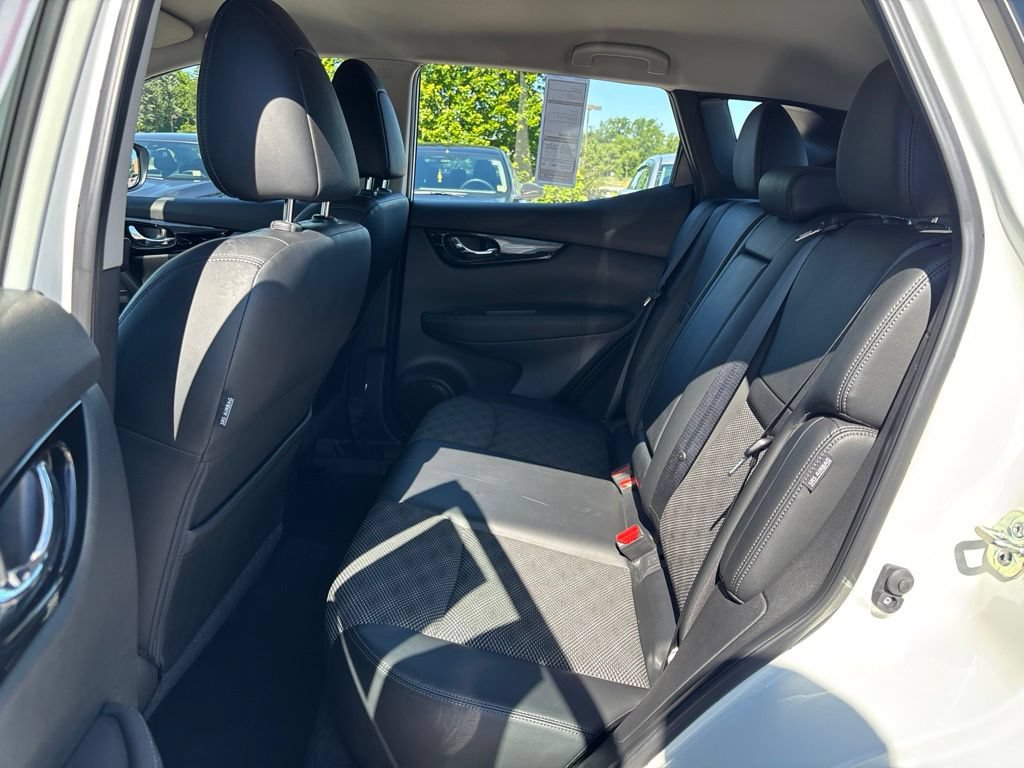 Used 2022 Nissan Rogue Sport SV w/ Technology Package AWD/4WD image 10