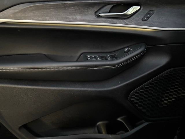 Certified 2025 Jeep Grand Cherokee Limited w/ Luxury Tech Group II image 20