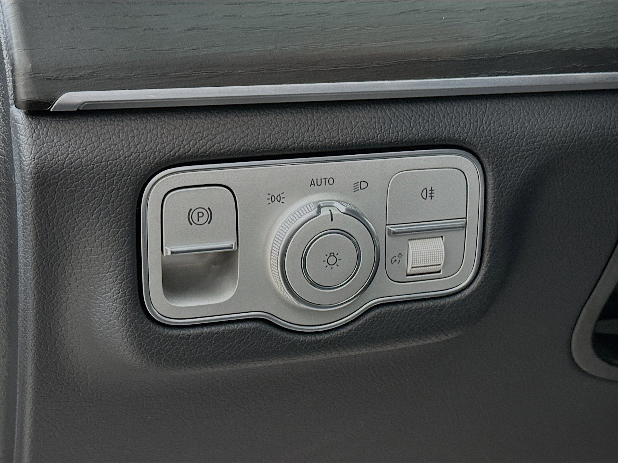 Certified 2025 Mercedes-Benz GLE 350 4MATIC image 10