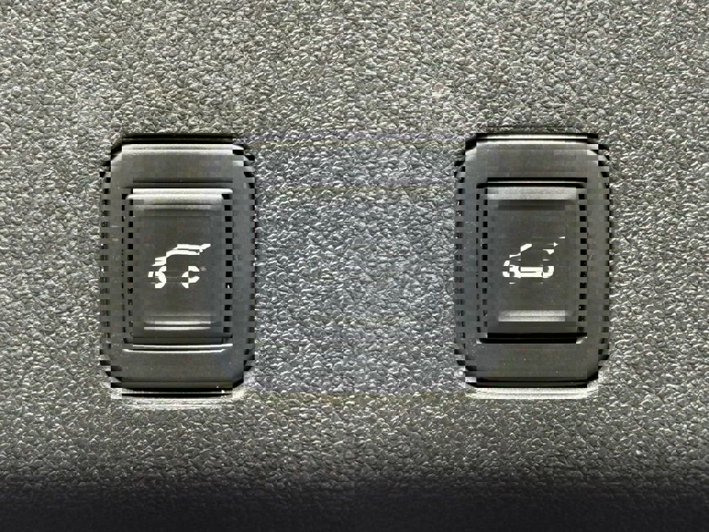 Certified 2022 Cadillac Escalade Sport Platinum image 14