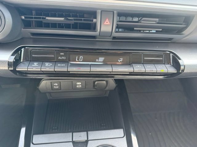 Certified 2023 Toyota Prius LE FWD image 24