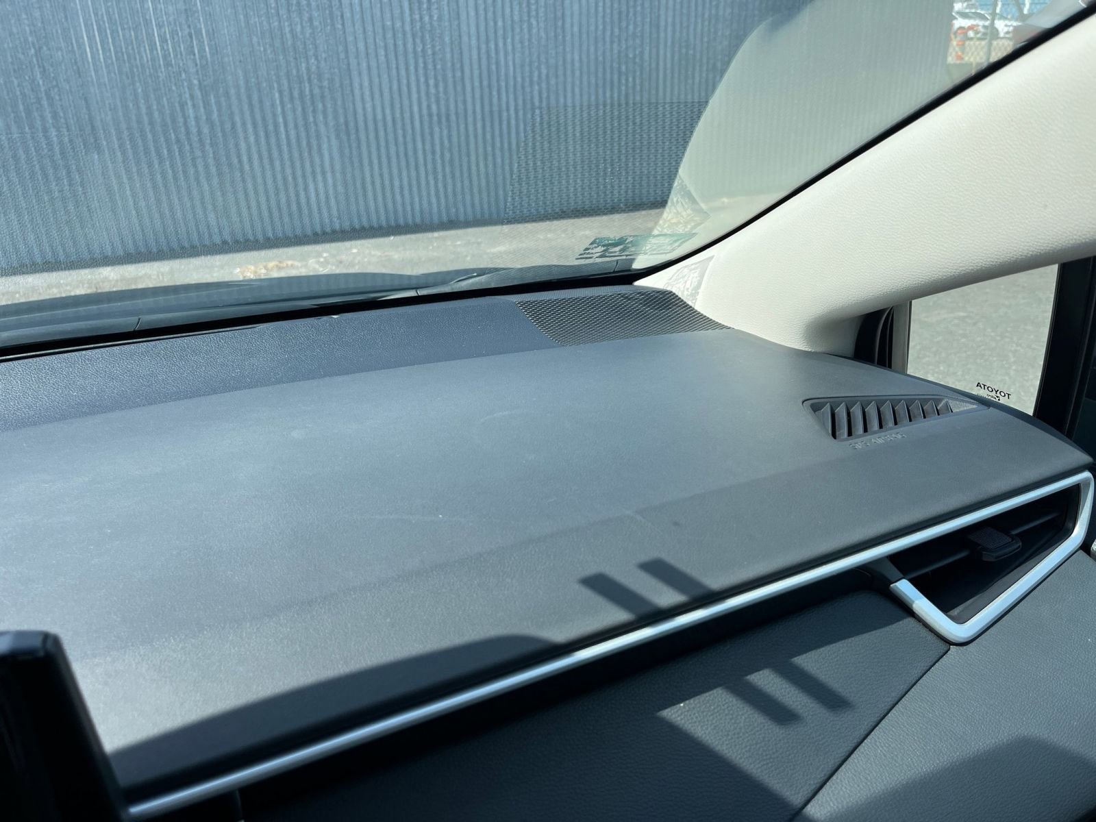 Used 2025 Toyota Corolla LE image 34