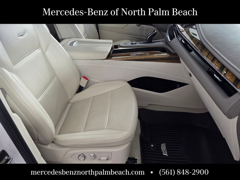 Used 2021 Cadillac Escalade ESV Premium Luxury Platinum AWD/4WD image 30