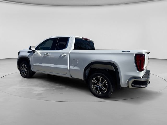 Used 2025 GMC Sierra 1500 SLE image 3
