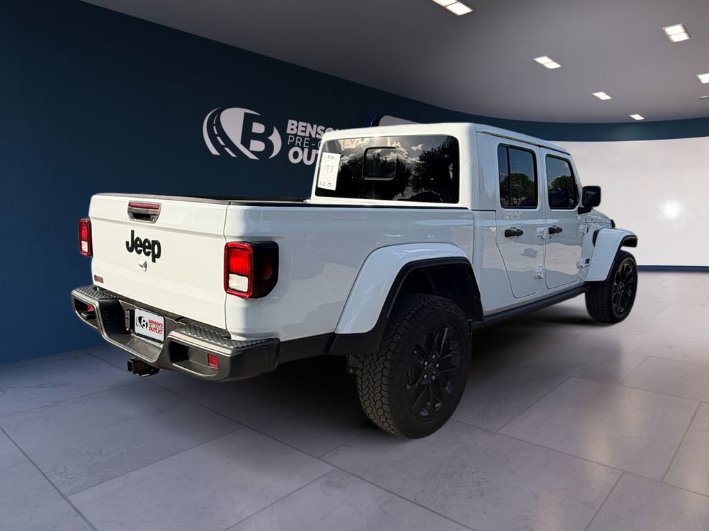 Used 2025 Jeep Gladiator Sport image 5